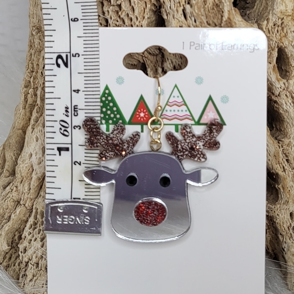 Reindeer Holiday Earrings - Picture 6 of 8